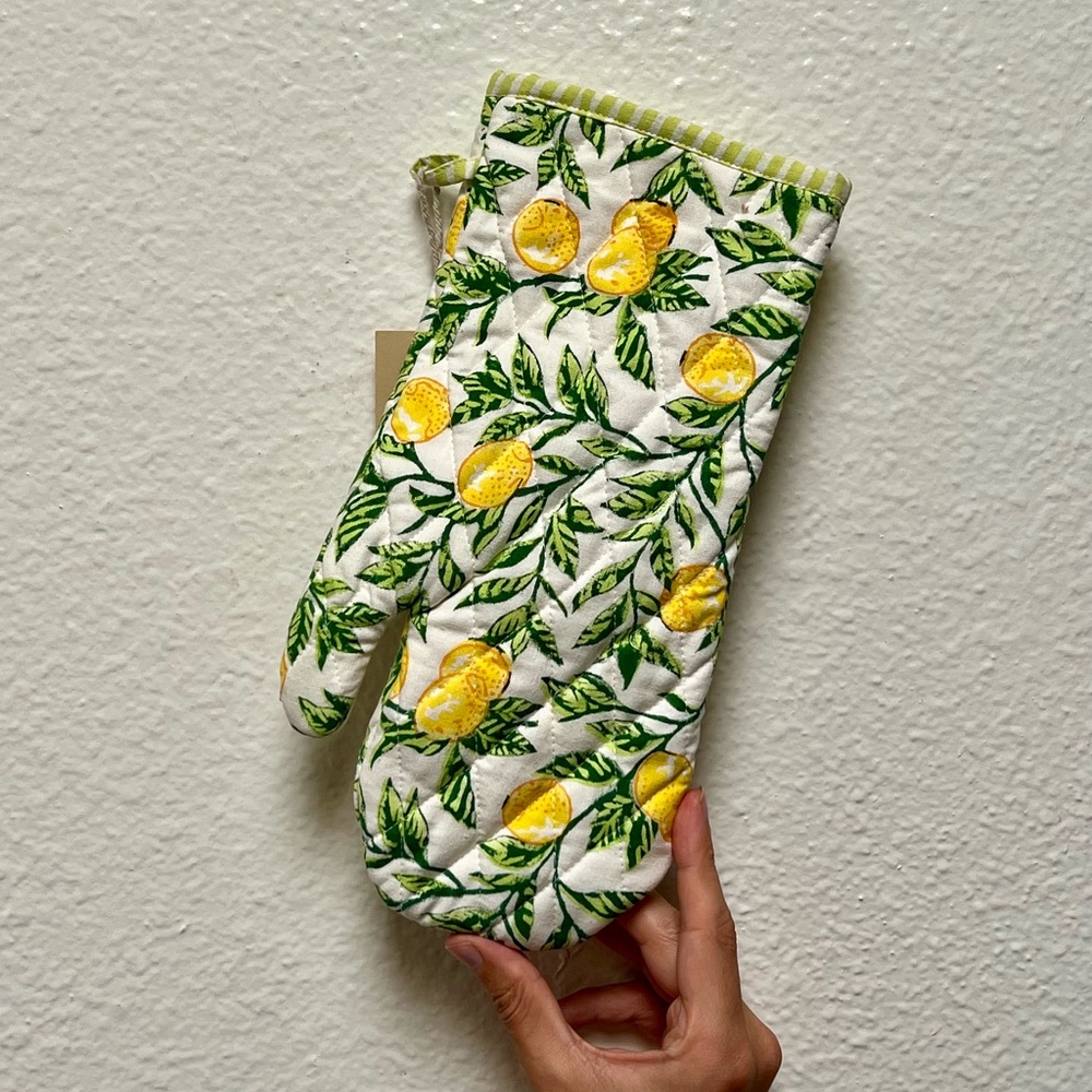 Qrafted Lemon Print Oven Mitt